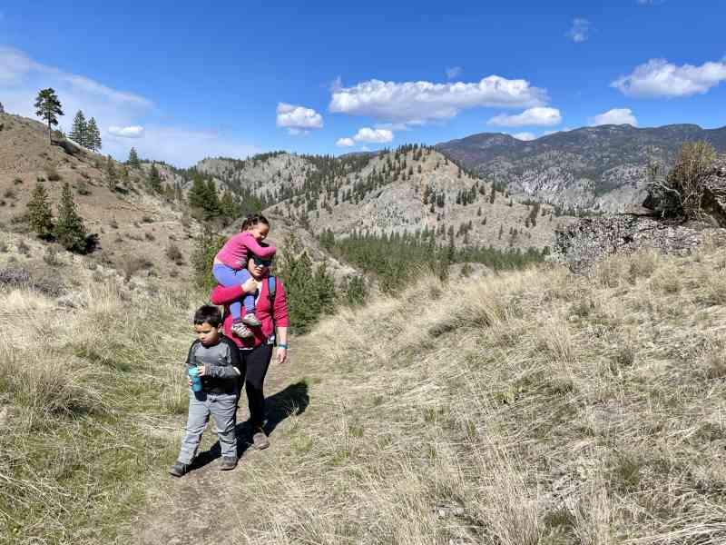Peach Cliff Hike & Waterfront Lunch