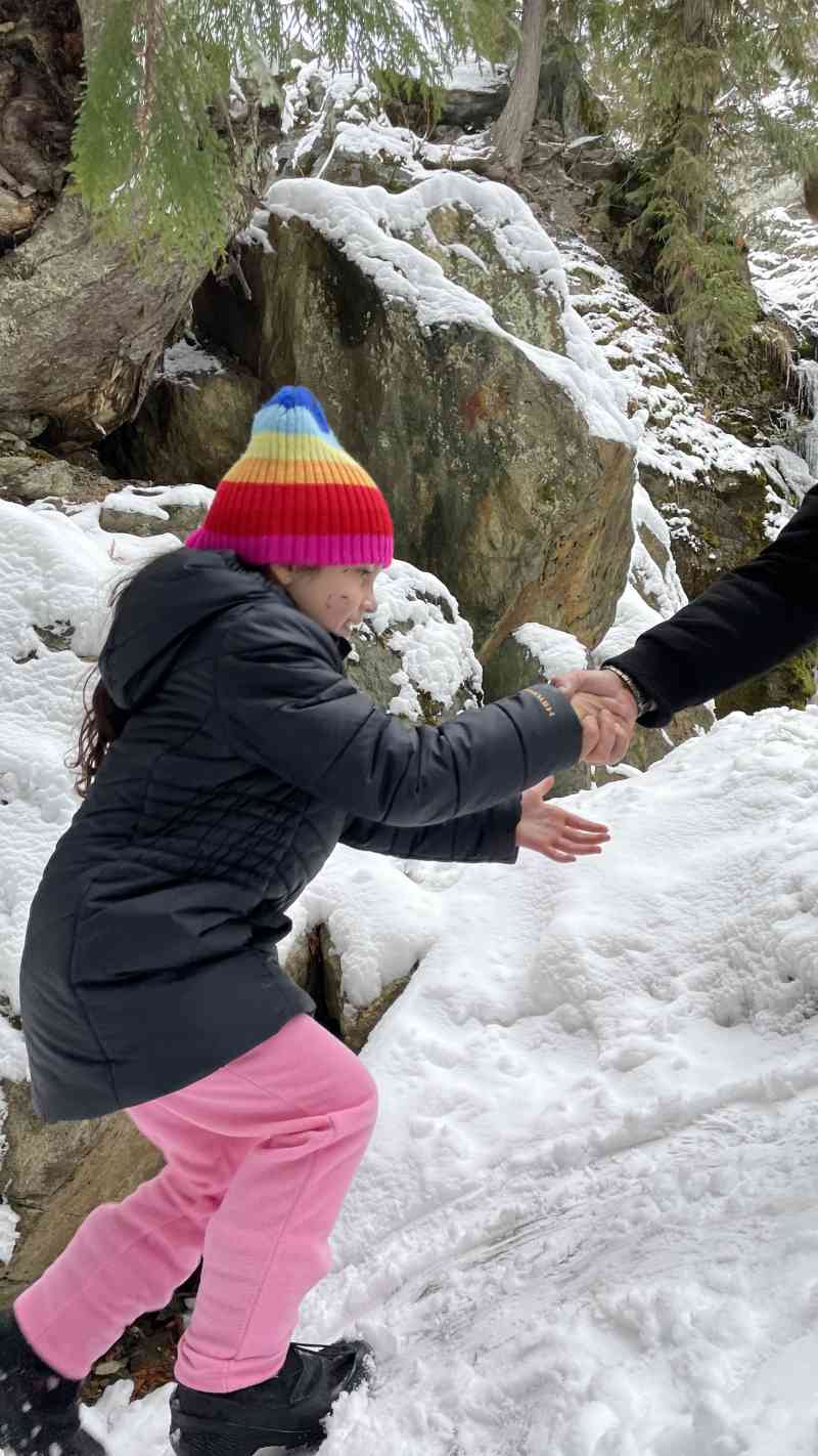 Canyon Falls via Canyon Falls Ct w/ Mariah